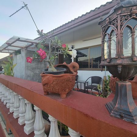 Hom Baan Chiang Mai Hotel Exterior photo